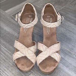 Toms wedges